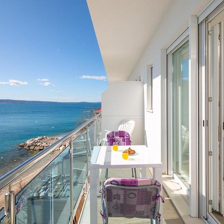 Absolute Beach Holidays Apartment Dugi Rat Exterior photo