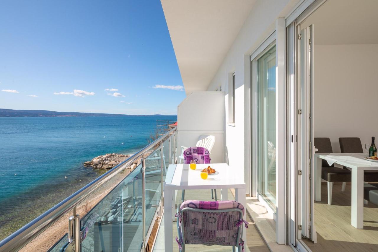 Absolute Beach Holidays Apartment Dugi Rat Exterior photo