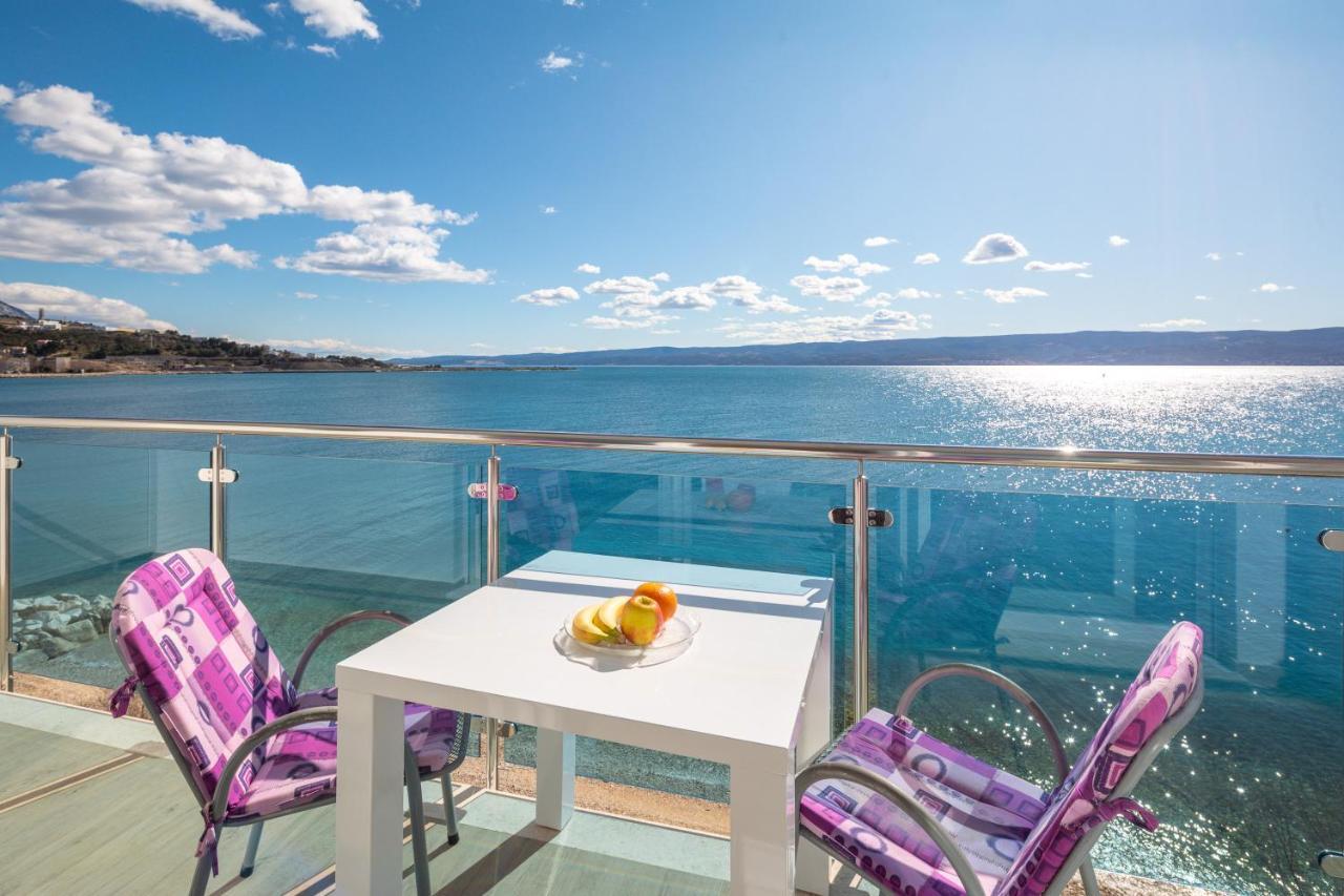 Absolute Beach Holidays Apartment Dugi Rat Exterior photo