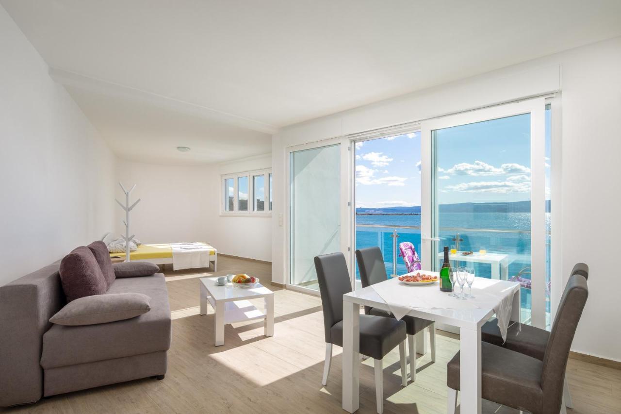 Absolute Beach Holidays Apartment Dugi Rat Exterior photo