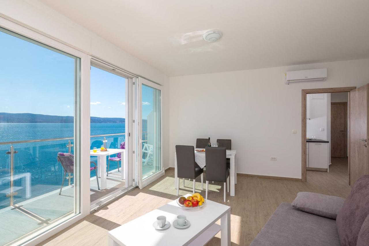 Absolute Beach Holidays Apartment Dugi Rat Exterior photo