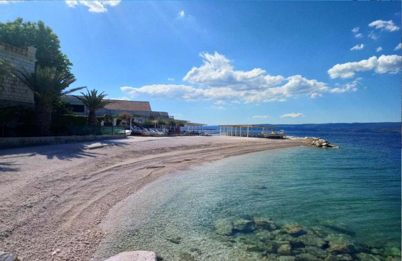 Absolute Beach Holidays Apartment Dugi Rat Exterior photo